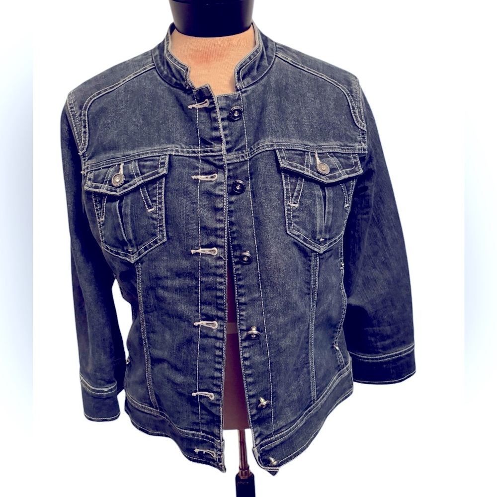 Chicos platinum Jean jacket size 1/US 8 rhinestone buttons band collar blue